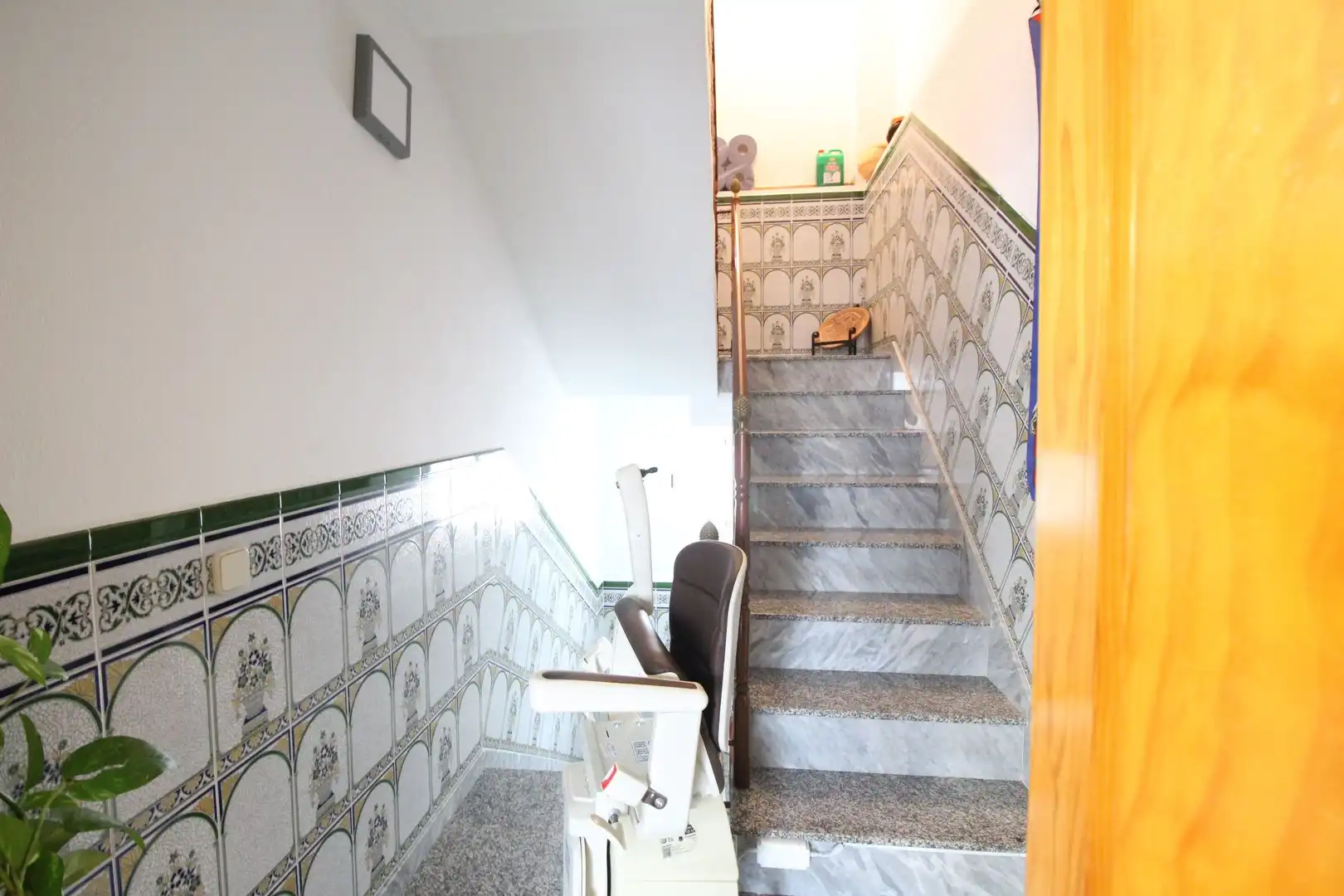 Maisonette zum Verkauf in Alozaina mit Klimaanlage und Möbliert