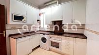 Kitchen of Flat to rent in  Madrid Capital  with Heating and Parquet flooring