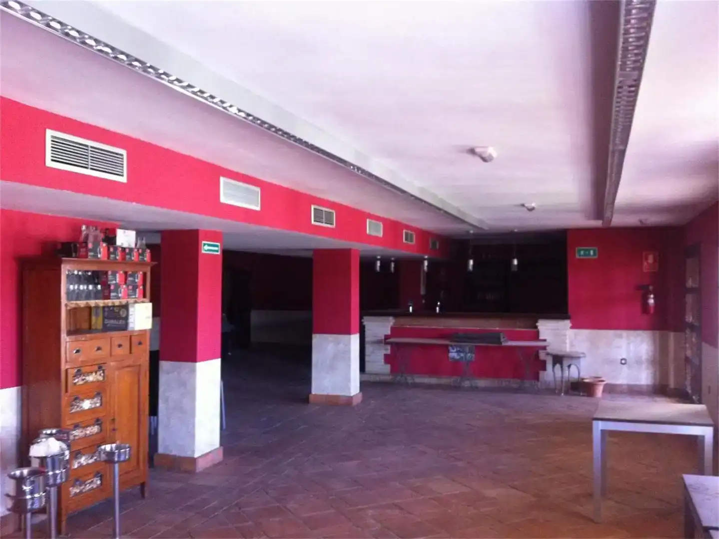 Local en venta en Castilblanco de los Arroyos con Aire acondicionado, Parquet y Amueblado