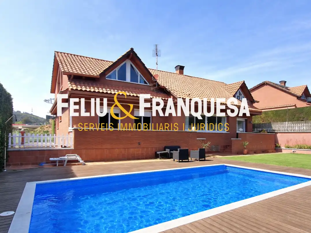 Vista exterior de Casa o chalet en venta en Sant Cugat del Vallès con Calefacción, Jardín privado y Terraza