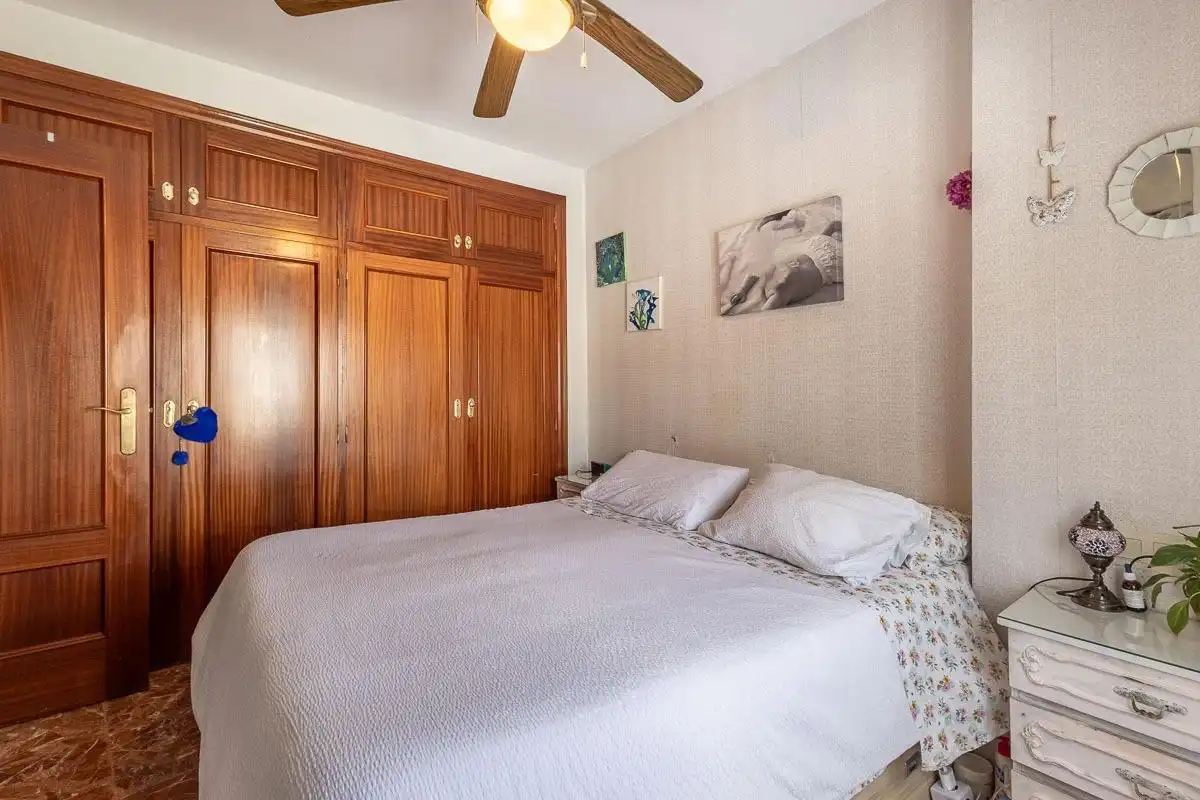 Dormitori de Casa o xalet en venda en Granada amb Terrassa i Balcó