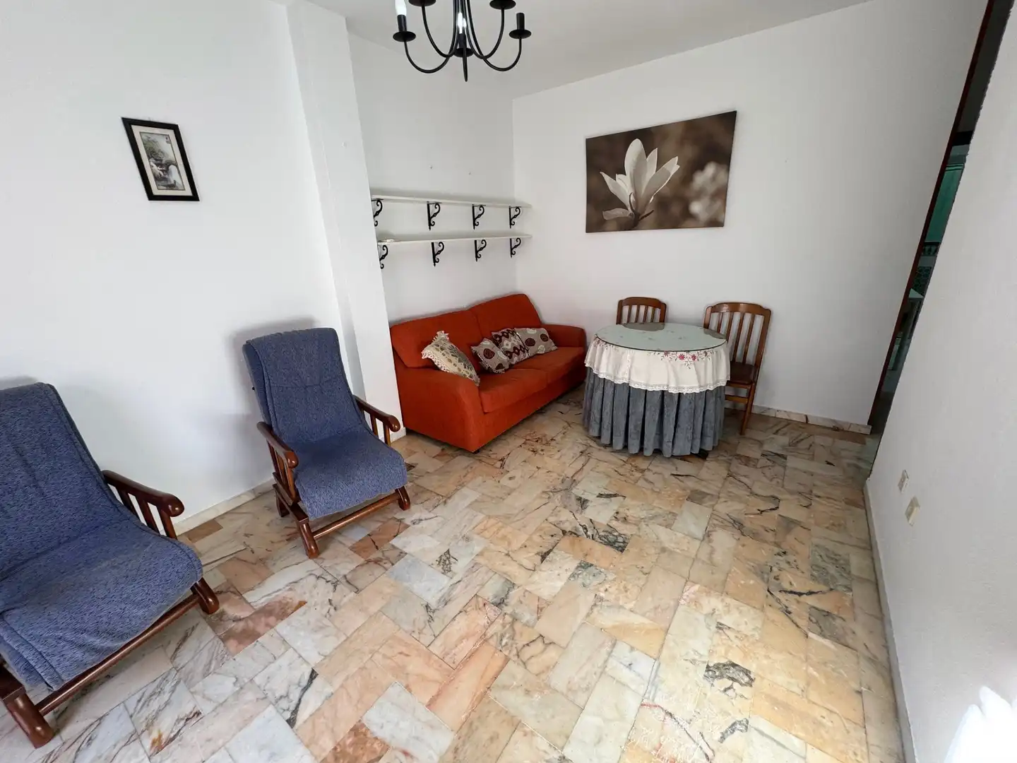 Wohnzimmer von Erdgeschoss zum Verkauf in La Algaba mit Klimaanlage, Möbliert und Waschmaschine