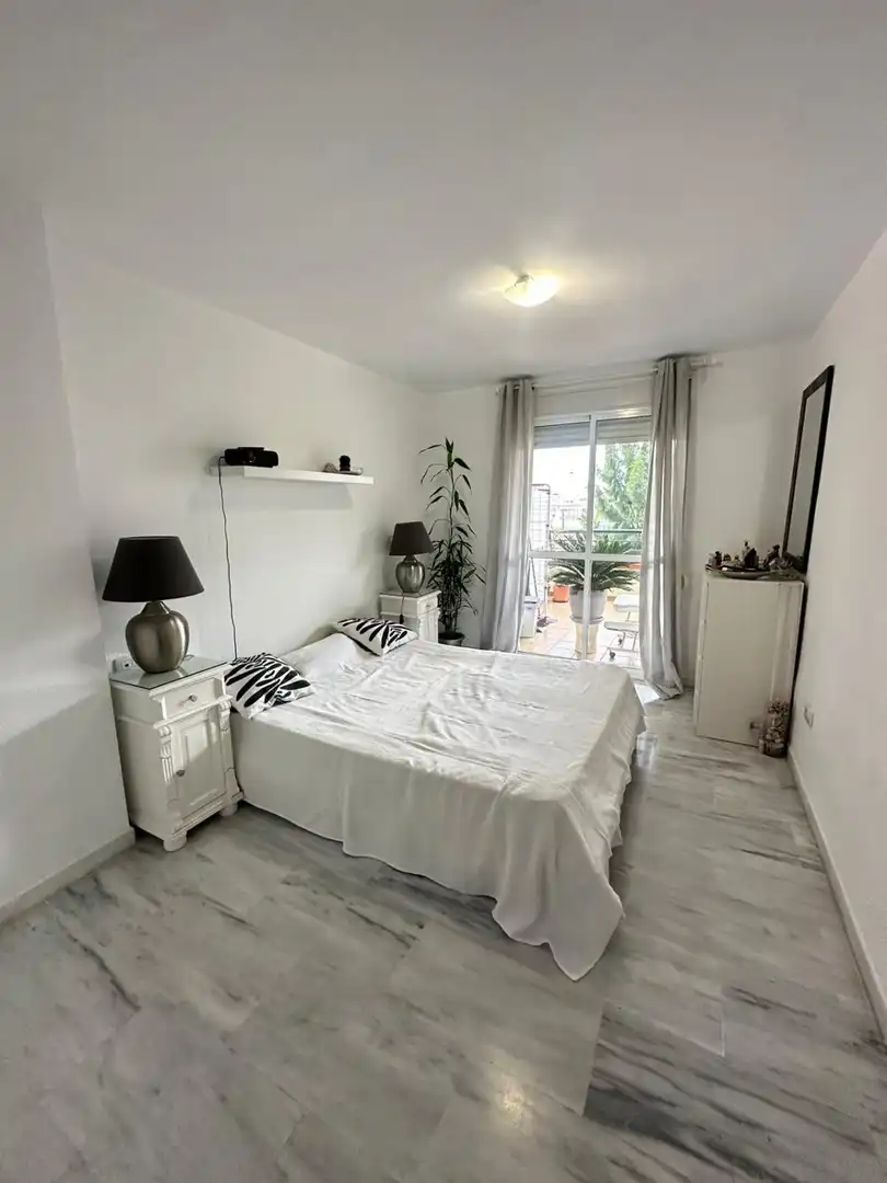 Habitación de Piso en venta en Benalmádena con Calefacción, Terraza y Piscina comunitaria