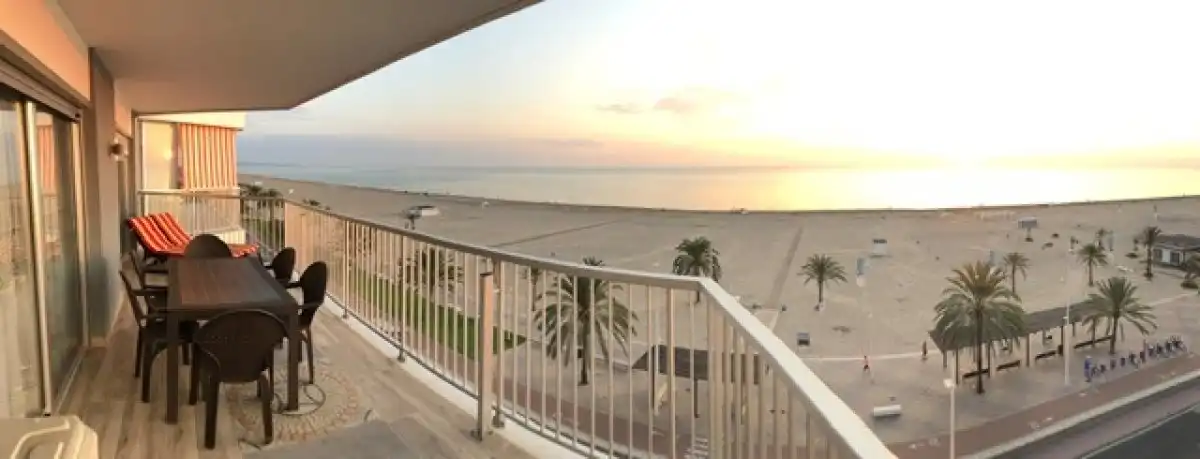 Apartament amb terrassa de lloguer a Paseo maritim neptu