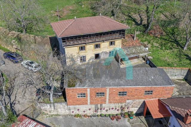 Casa-chalet en Venta en Lugar Cermoño en Salas