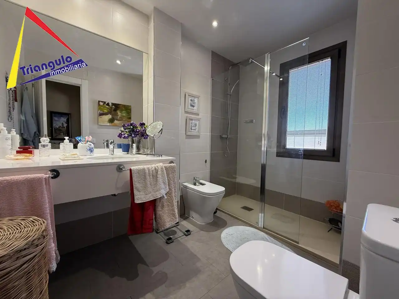 Baño de Piso en venta en Segovia con Calefacción y Terraza