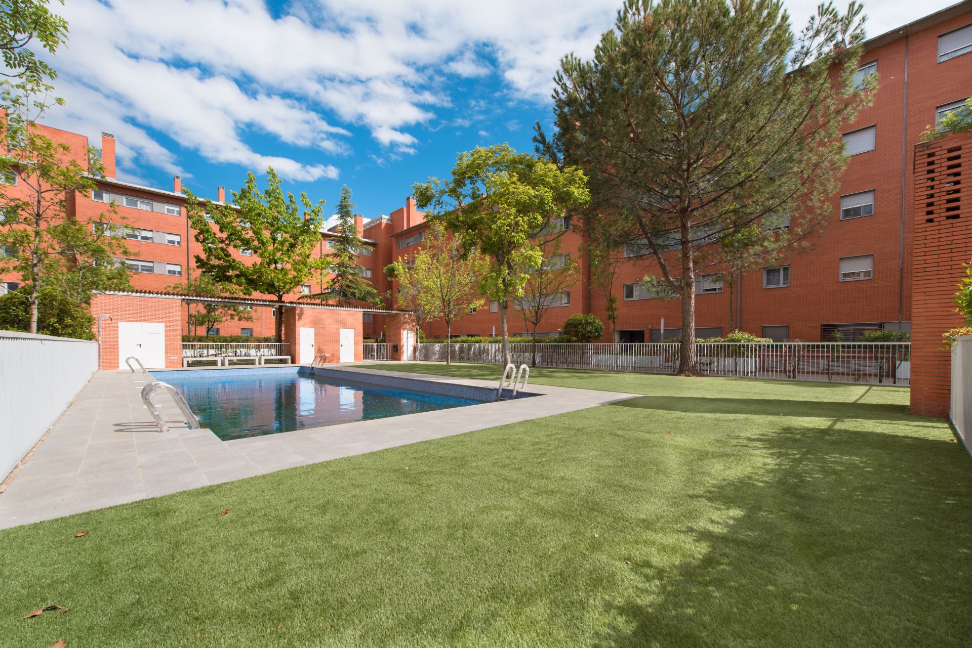 Swimming pool of Flat for sale in  Madrid Capital  with Heating and Community pool