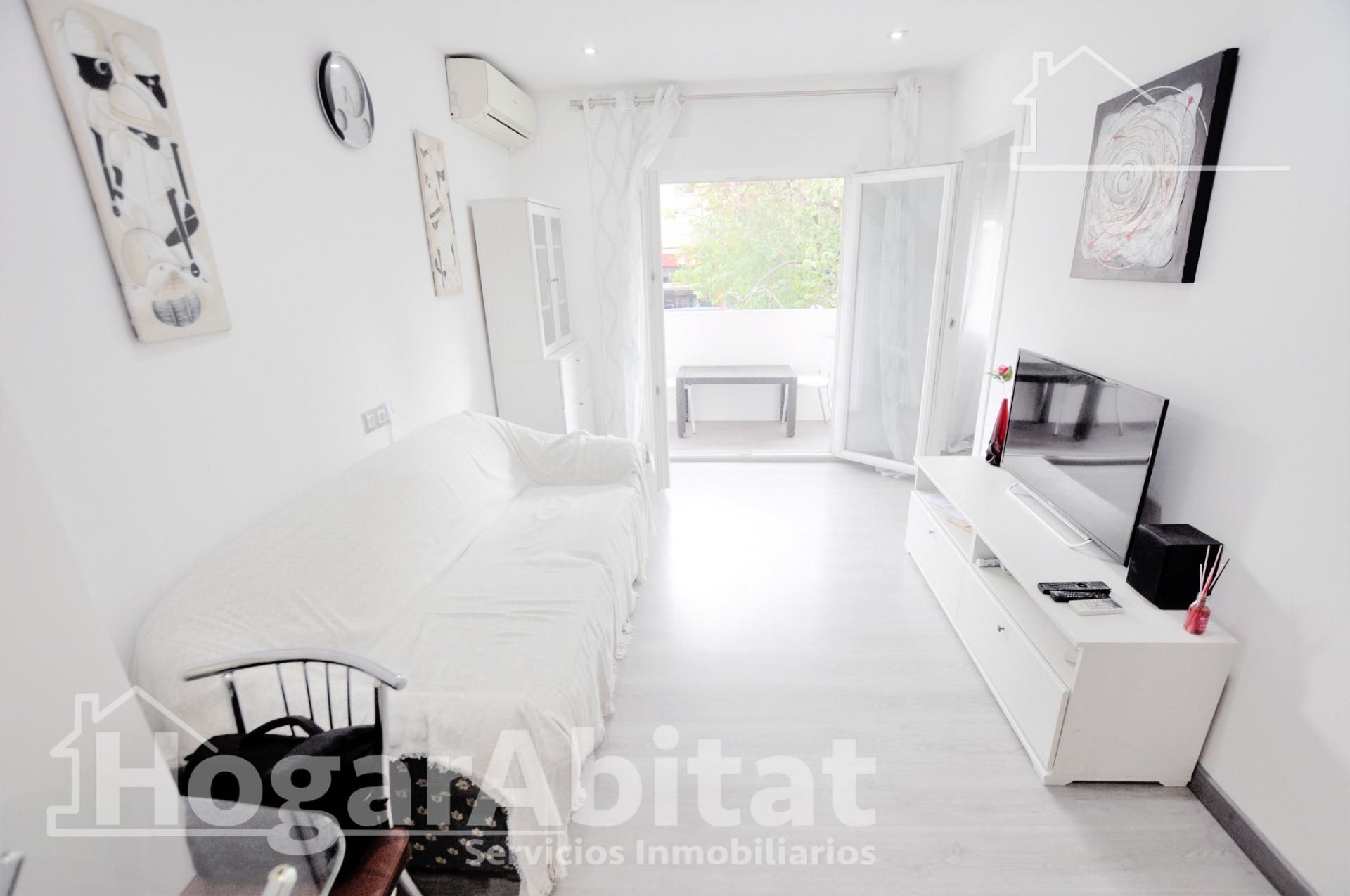 Bedroom of Flat for sale in  Valencia Capital  with Air Conditioner, Heating and Balcony