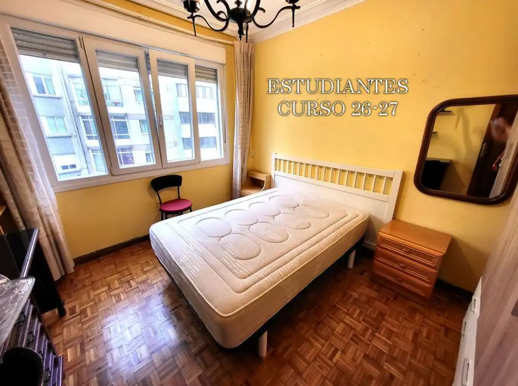 Bedroom of Flat for rent in Vigo   with Furnished, Oven and Washing machine