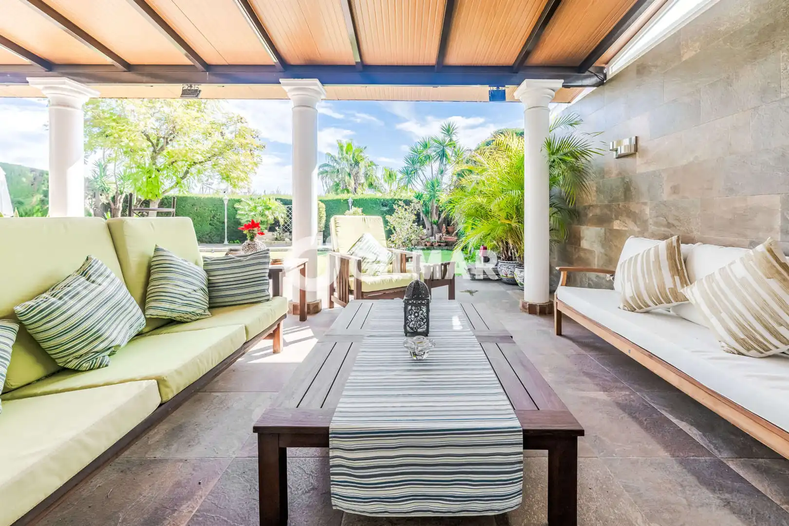 Terraza de Casa adosada en venta en Gelves, Sevilla