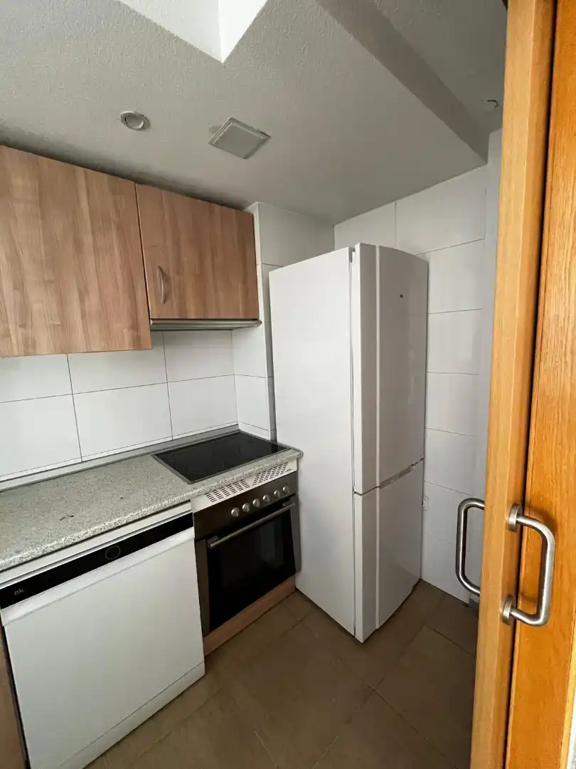Appartement compact avec ascenseur à louer à Avenida de Atenas 3, imagen 2