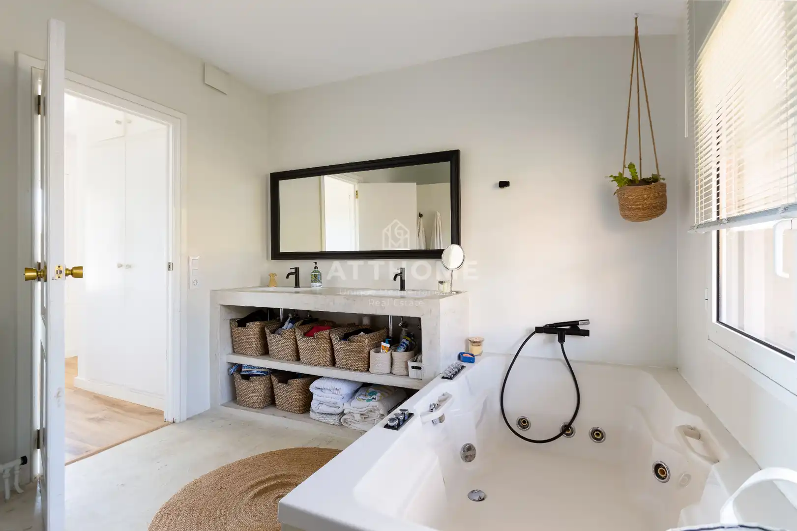 Bathroom of Houses for rent in Cabrils  with Air Conditioner, Heating and Private garden