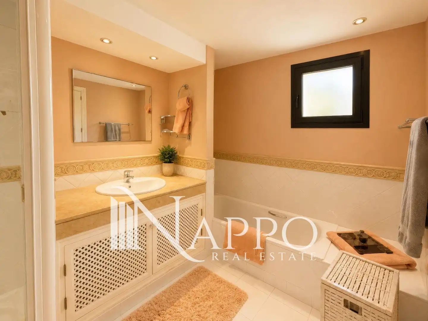 Baño de Piso en venta en Calvià con Aire acondicionado, Calefacción y Terraza