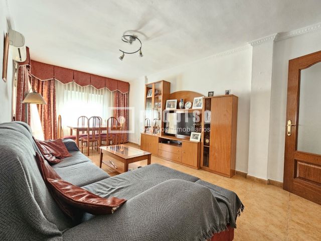 Flat for sale in Reyes, Parla