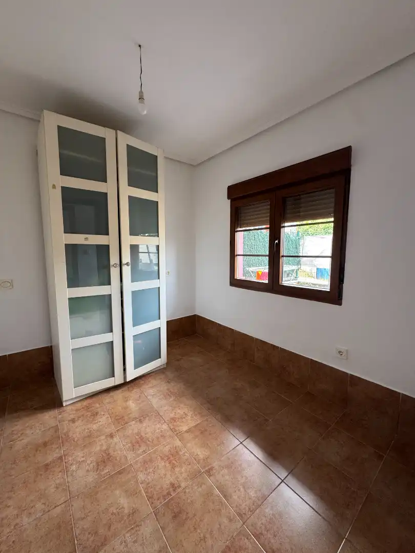 Dormitori de Casa o xalet en venda en Avilés