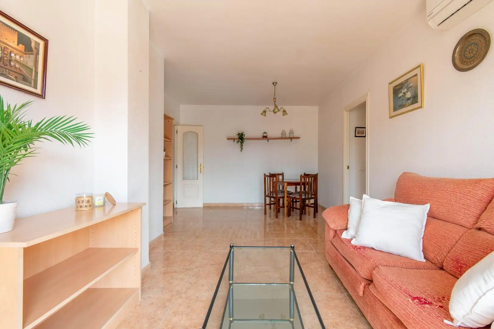 Sala de estar de Piso en venta en Almería con Terraza y Amueblado