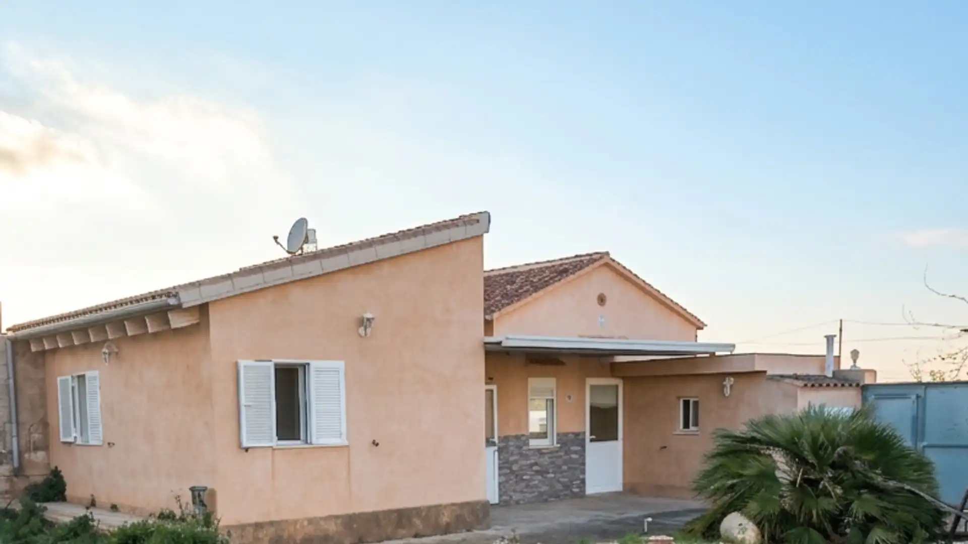 Exterior view of Country homes for sale in Manacor  with Air Conditioner, Private garden and Terrace