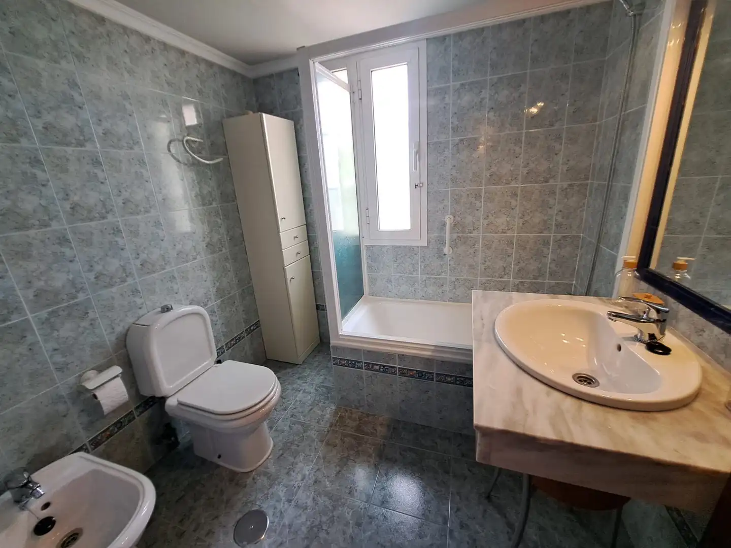 Bany de Àtic de lloguer en Málaga amb Aire condicionat, Terrassa i Moblat