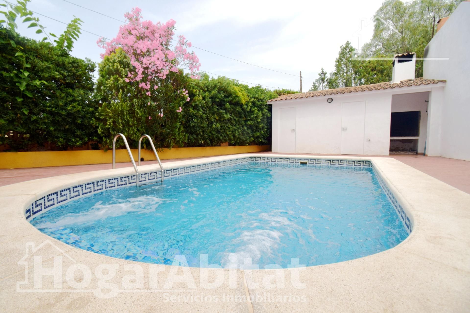 Piscina de Casa o xalet en venda en Moncada amb Aire condicionat, Calefacció i Jardí privat