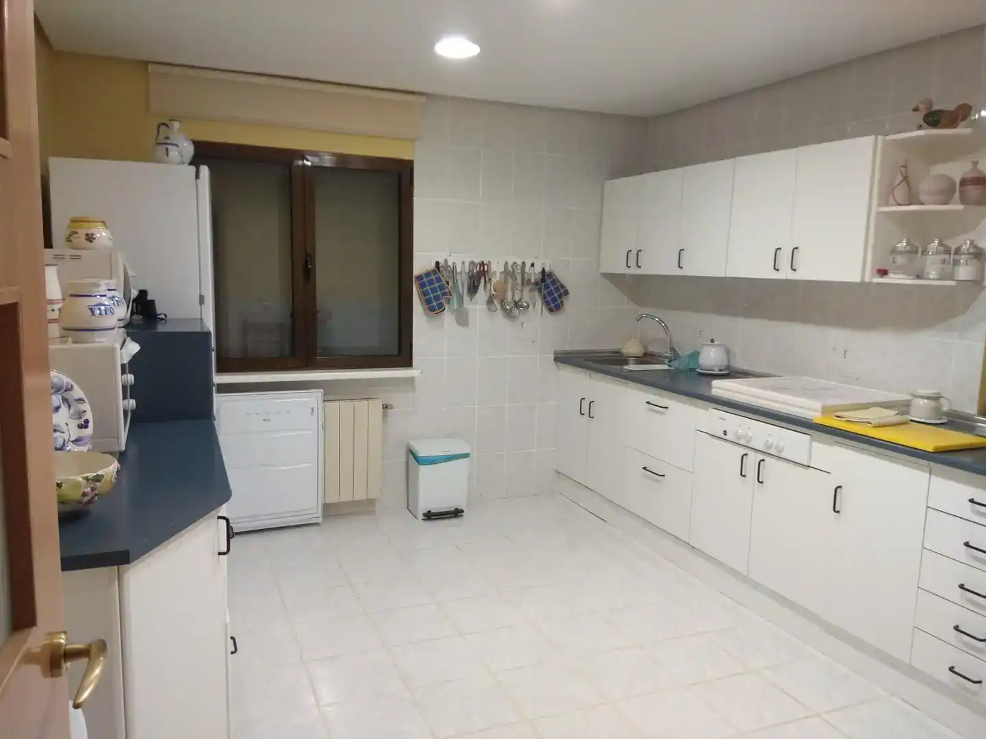 Cuina de Casa o xalet en venda en San Cebrián de Castro amb Jardí privat, Traster i Moblat