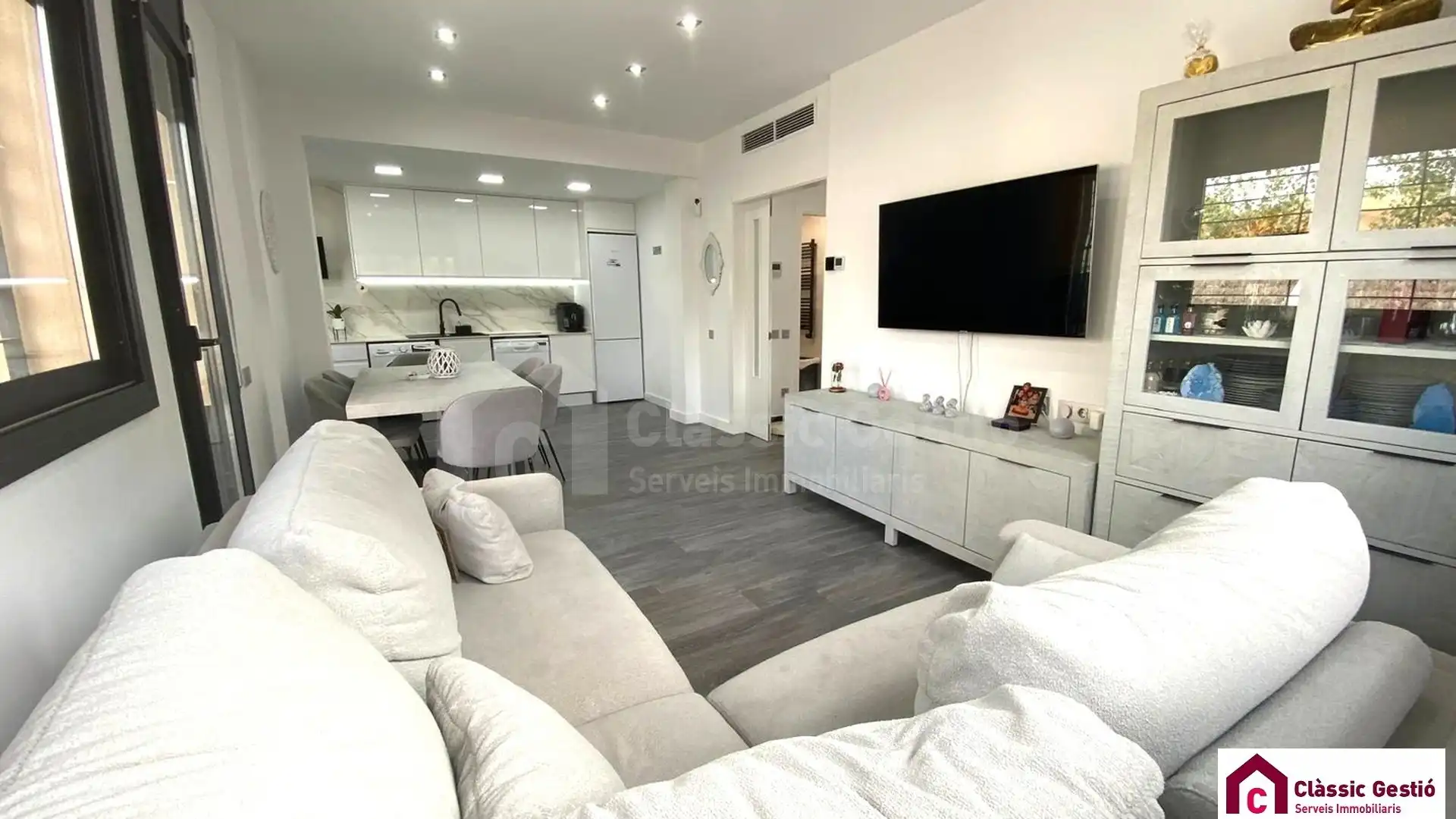 Living room of Houses for sale in Terrassa  with Air Conditioner, Heating and Terrace