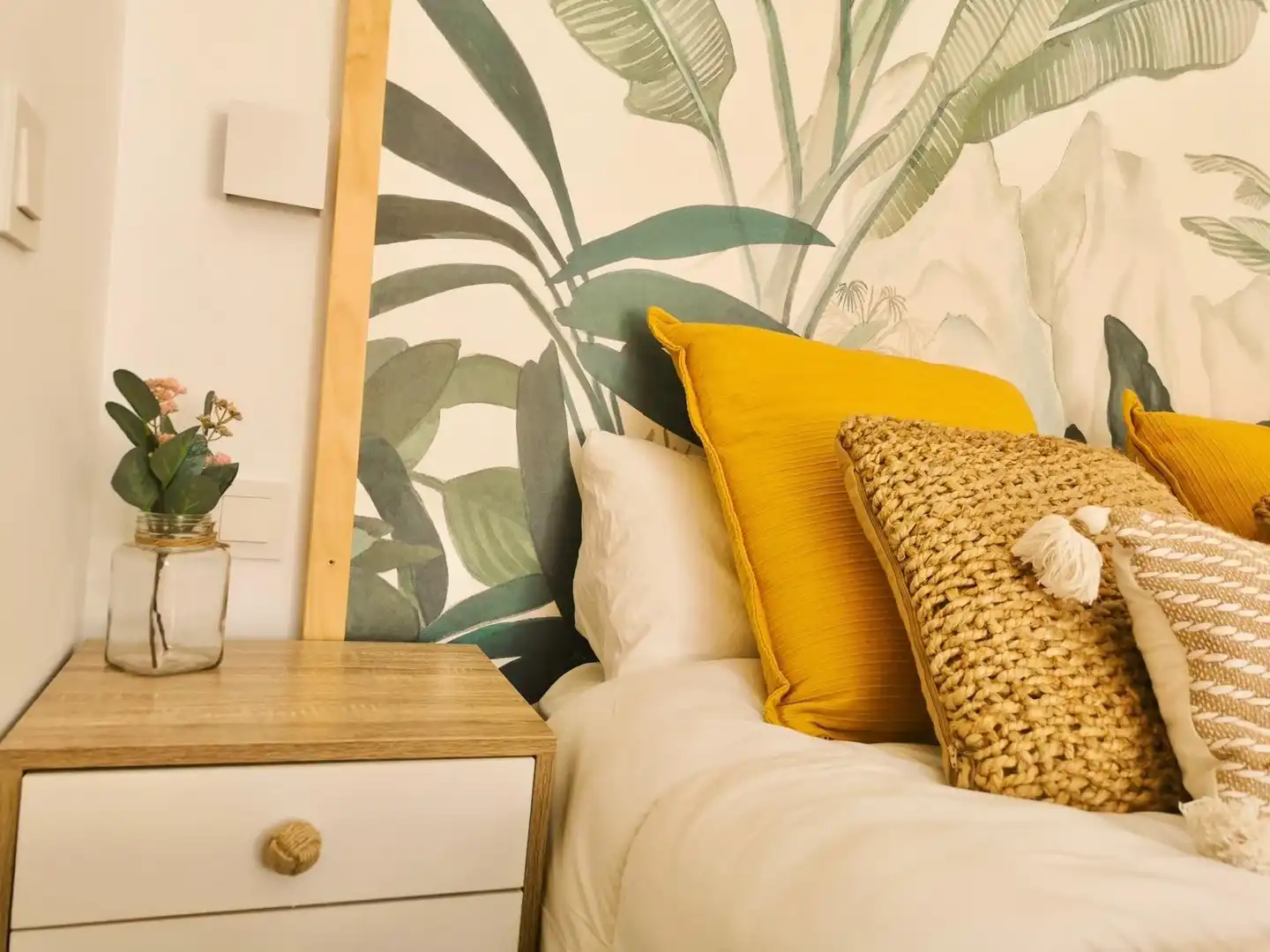 Bedroom of Flat for sale in Marbella  with Air Conditioner, Heating and Private garden