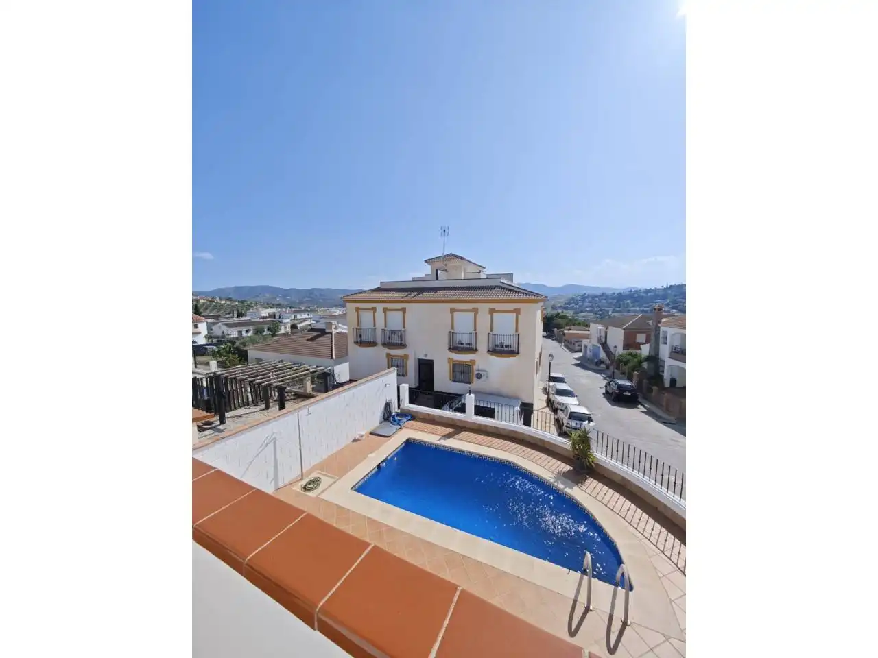 Vista exterior de Casa adosada en venda en Alcaucín amb Terrassa i Piscina