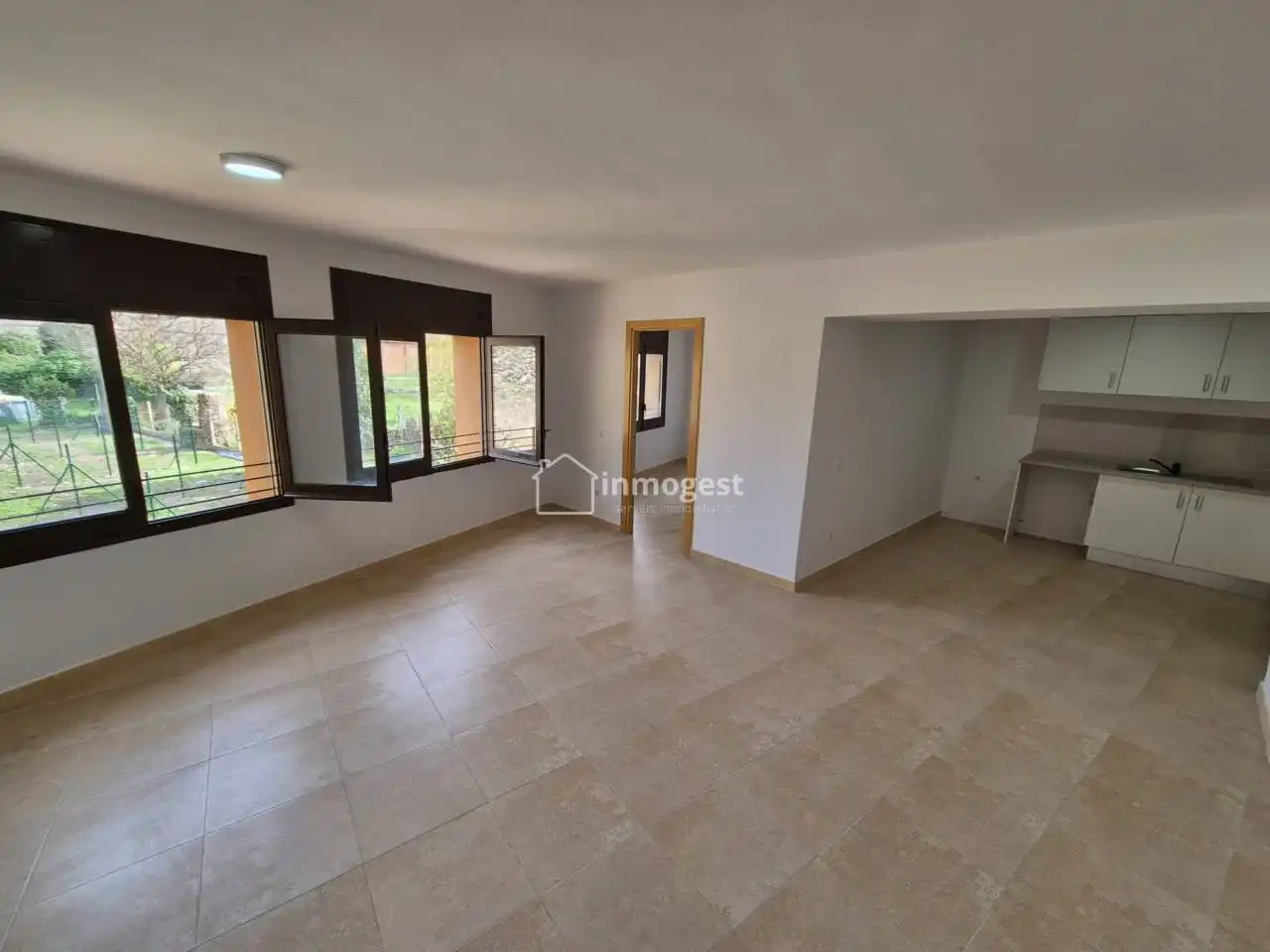 Piso en venta en Flaçà con Aire acondicionado, Calefacción y Jardín privado