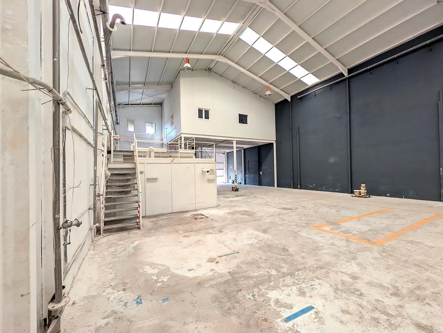 Nave industrial de alquiler en Benacazón