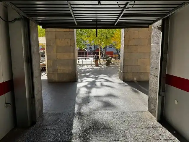 Garage zum Verkauf in Girona