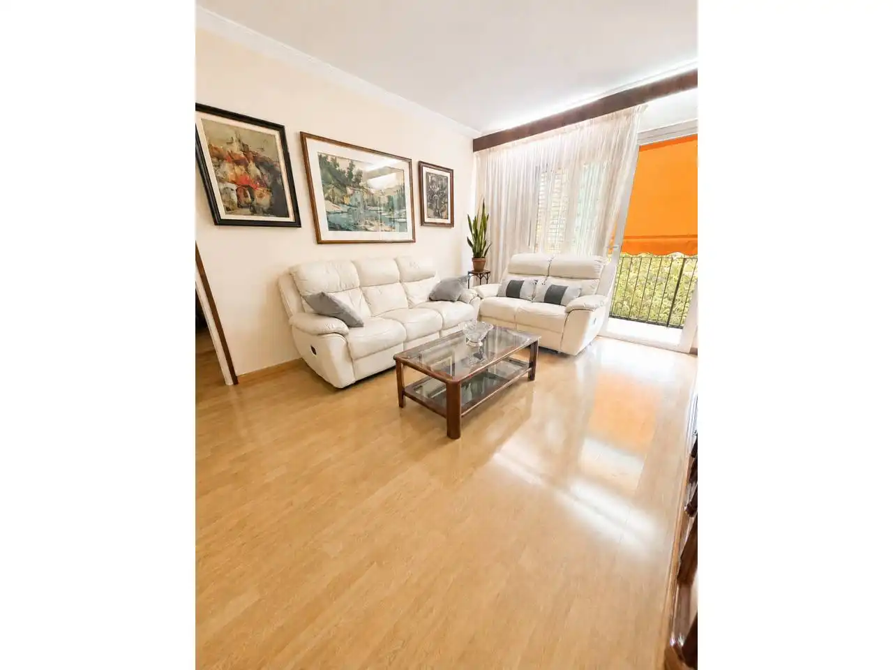 Sala de estar de Piso en venta en Girona con Calefacción, Parquet y Trastero