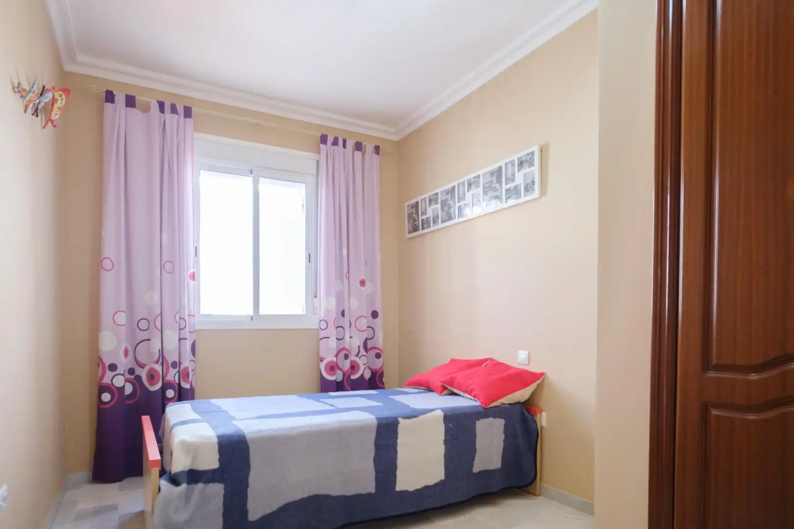 Schlafzimmer von Einfamilien-Reihenhaus zum Verkauf in La Algaba mit Klimaanlage, Heizung und Terrasse