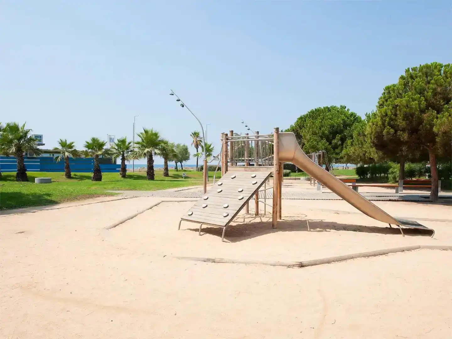 Parkplatz von Wohnung zur Miete in Castelldefels mit Klimaanlage, Schwimmbad und Balkon