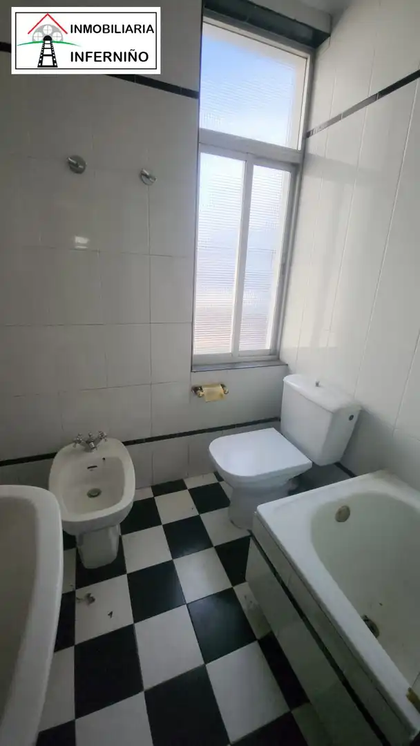 Baño de Edificio en venta en Ferrol