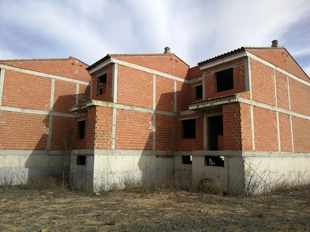 Außenansicht von Gebäude zum Verkauf in Motilleja