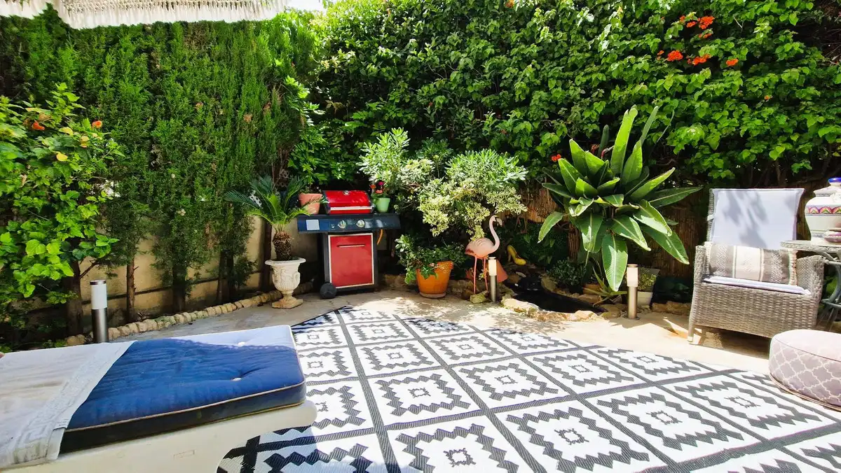 Garden of Flat for sale in San Pedro  with Air Conditioner, Private garden and Storage room