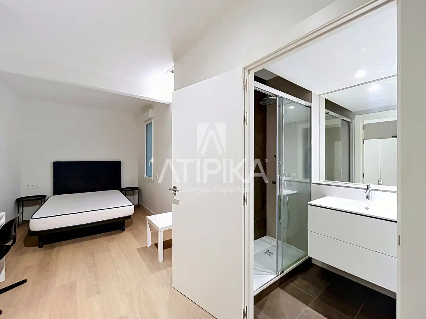 Schlafzimmer von Wohnung zum Verkauf in Barcelona mit Klimaanlage, Parkett und Terrasse