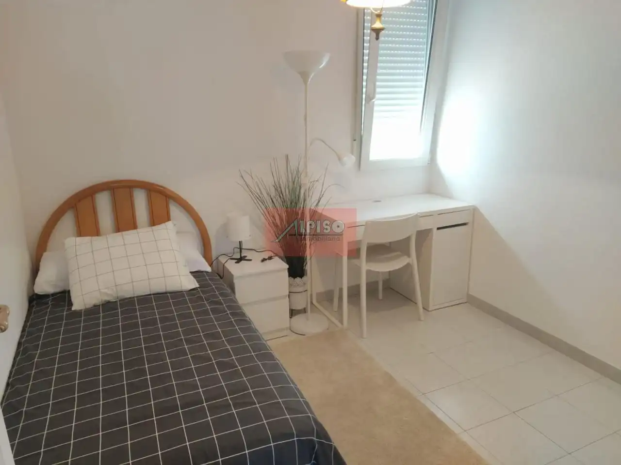 Habitación de Piso de alquiler en Ourense Capital  con Calefacción, Amueblado y Balcón