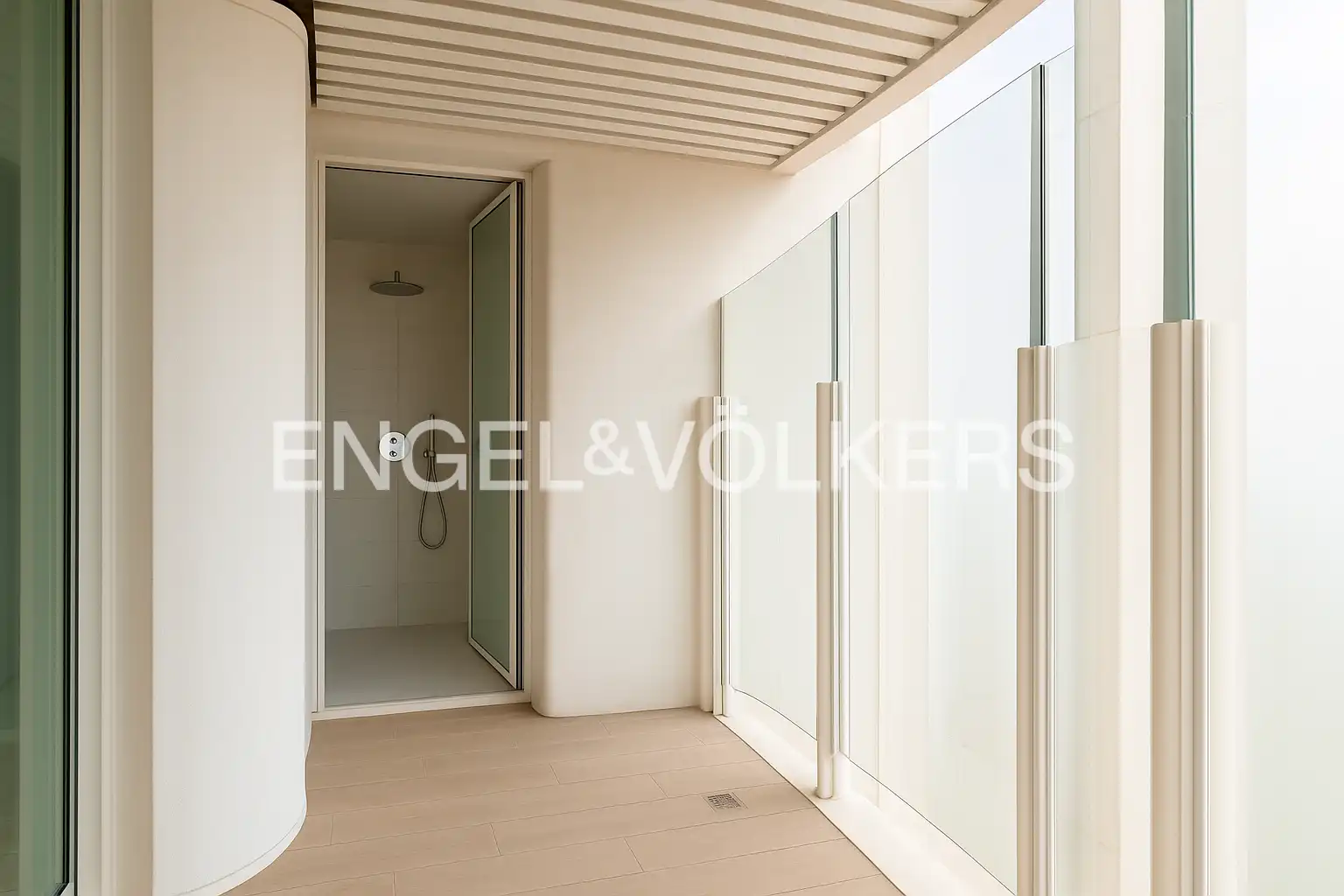Flat for sale in Valencia  with Air Conditioner, Heating and Terrace