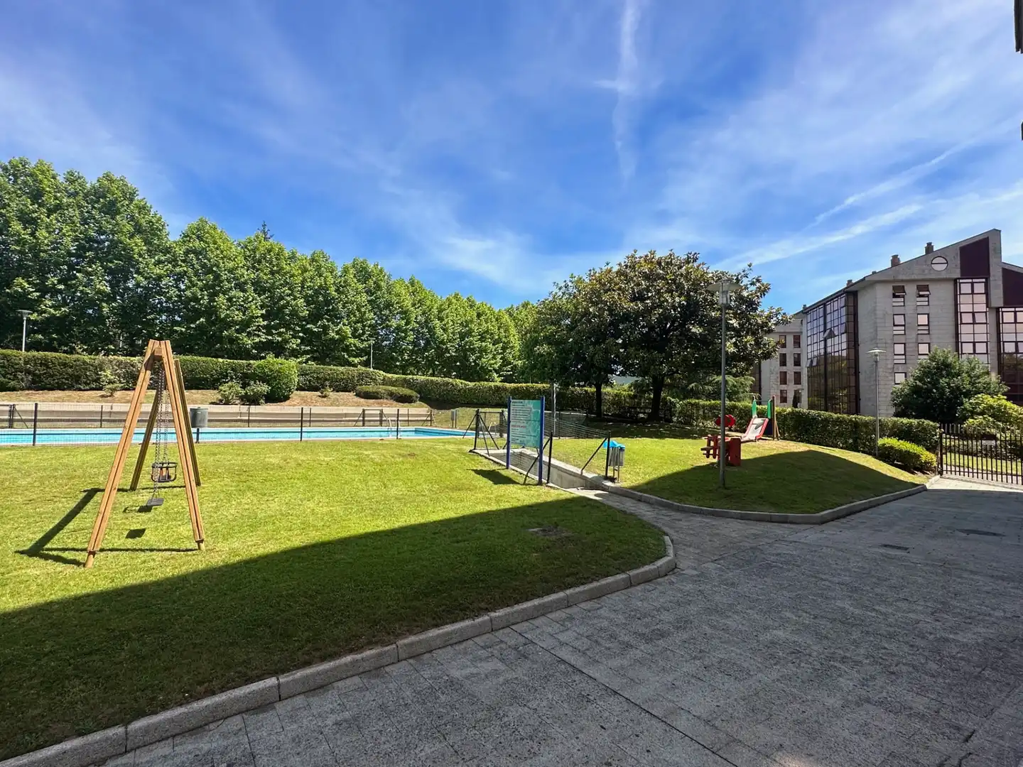 Swimming pool of Flat for rent in Santiago de Compostela   with Heating, Parquet flooring and Furnished
