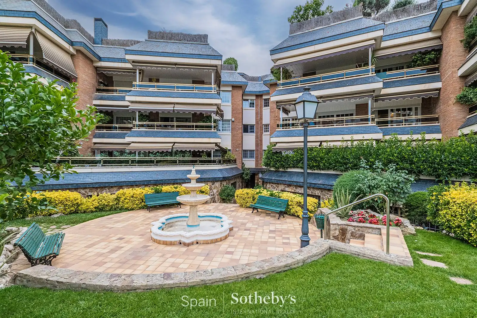 Vista exterior de Apartamento en venta en Barcelona con Aire acondicionado, Calefacción y Terraza