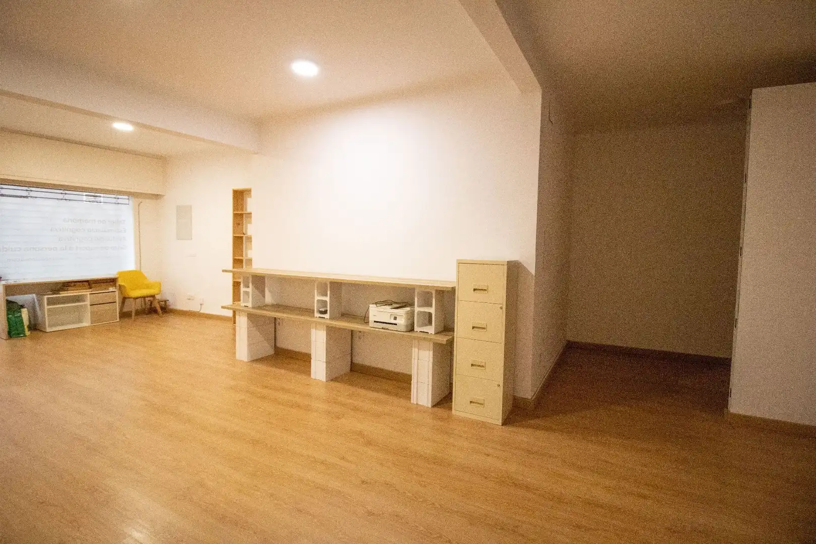 Business premises to rent in Pou, imagen 11
