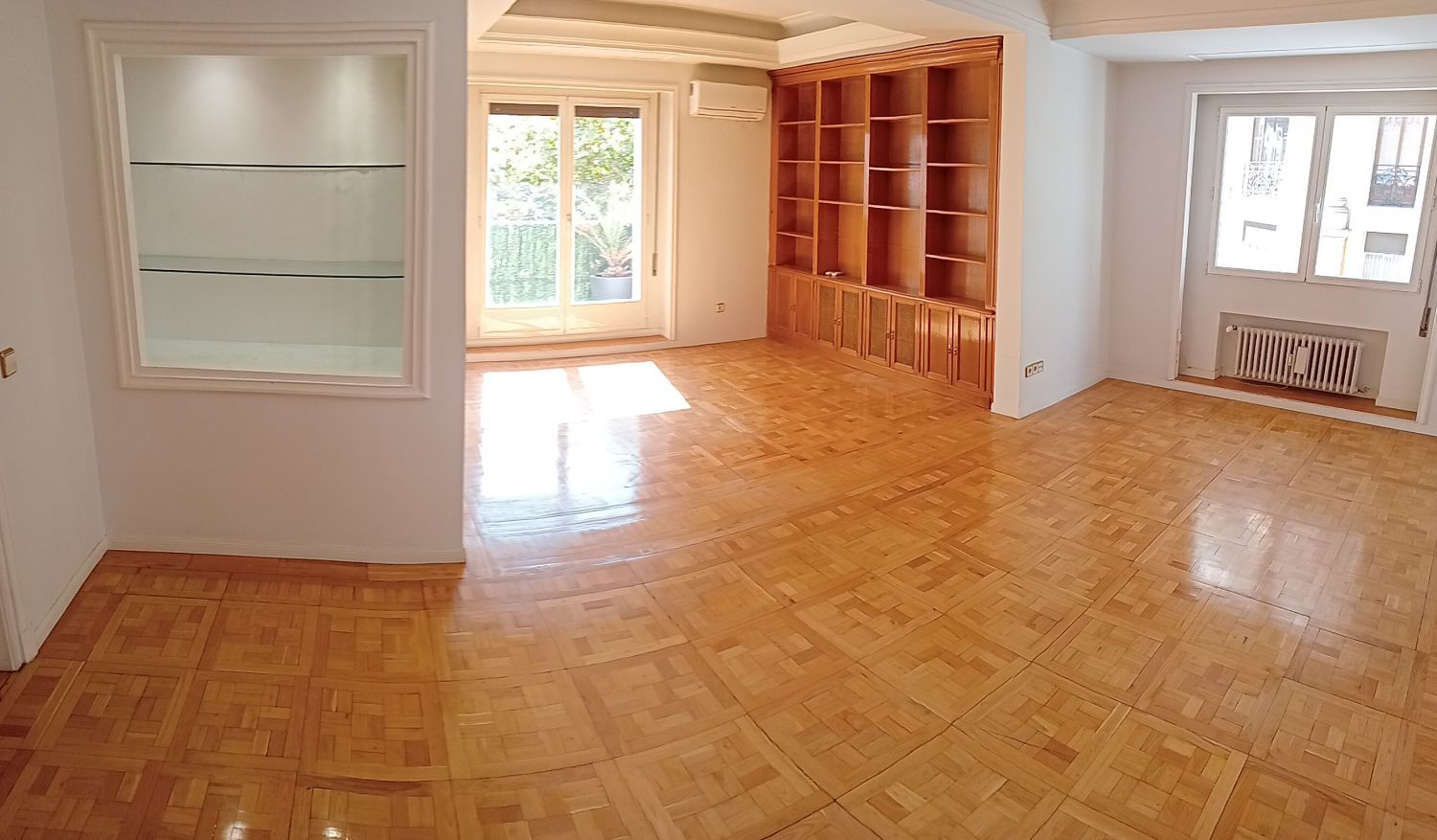 Living room of Flat to rent in  Madrid Capital  with Air Conditioner, Heating and Terrace
