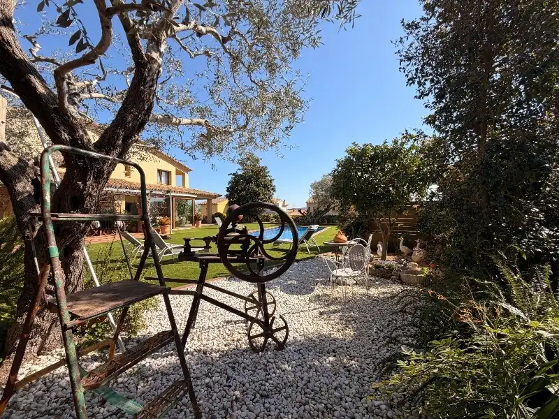 Garden of Houses for sale in Mont-ras  with Air Conditioner, Heating and Private garden