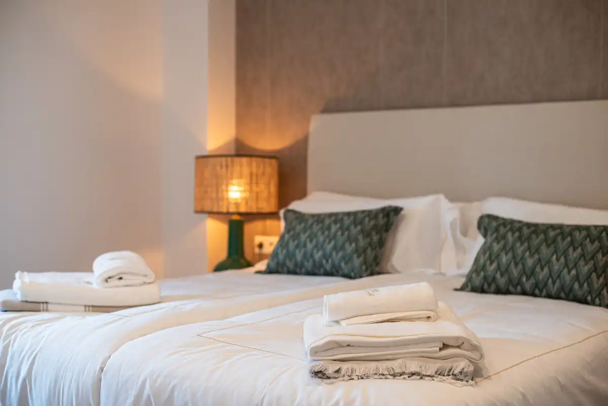 Habitación de Edificio en venta en Fuengirola con Alarma