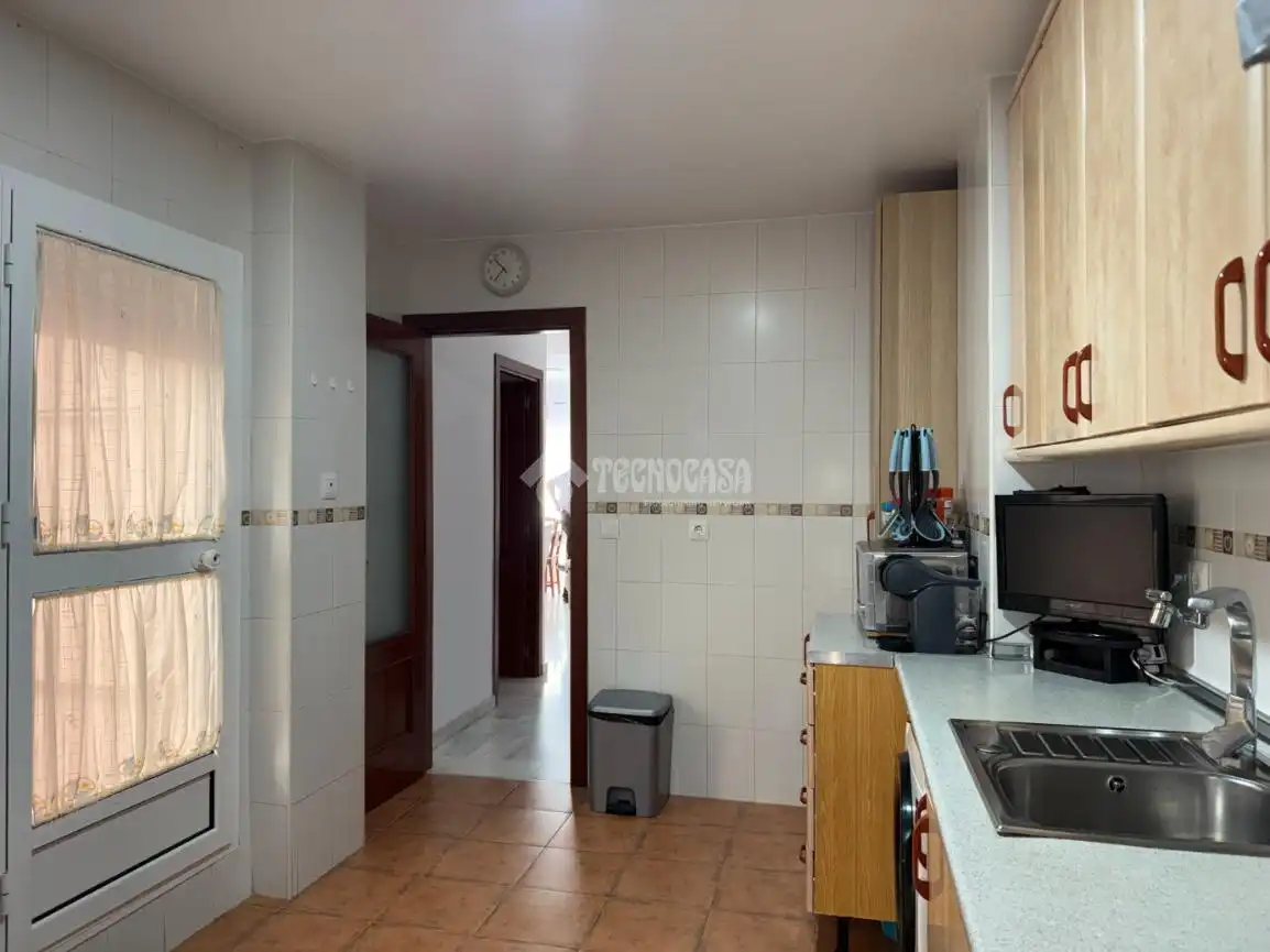 Kitchen of Detached homes for sale in La Algaba  with Air Conditioner, Private garden and Terrace