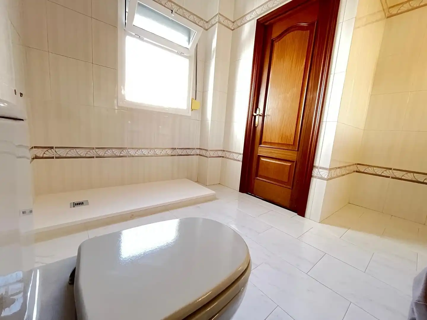 Badezimmer von Haus oder Chalet zum Verkauf in Dos Hermanas mit Terrasse, Abstellraum und Balkon