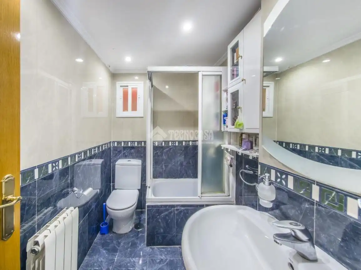 Baño de Piso en venta en Leganés con Aire acondicionado y Calefacción