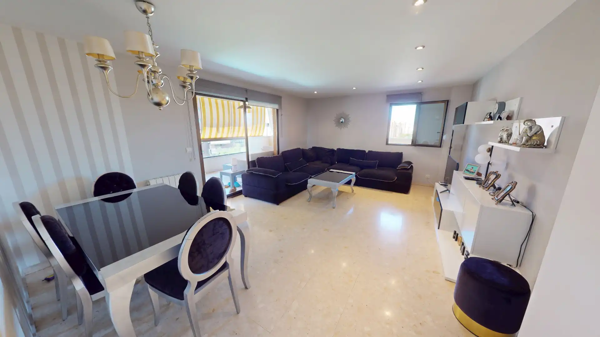 Sala d'estar de Pis en venda en Alicante / Alacant amb Aire condicionat, Terrassa i Balcó