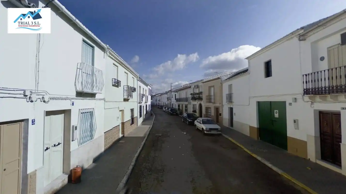 Casa en venda a Calle HUELVA